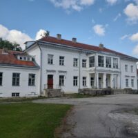 Kohila mõisa peahoone Kohila vallas Raplamaal 2023. aasta suvel