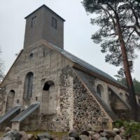 Tõstamaa kirik Pärnumaal 2025.aasta sügisel